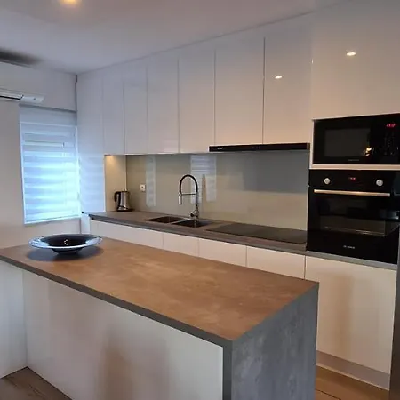 Luxury Isabel Apartment