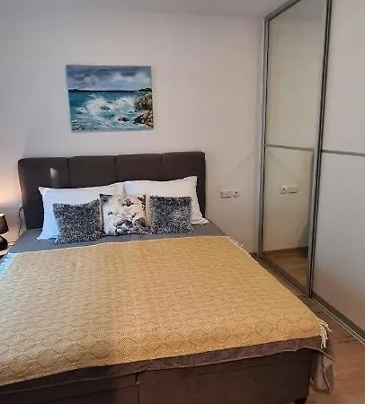 Luxury Isabel Apartment *