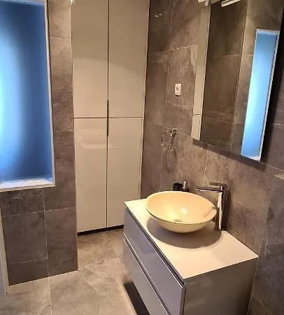 Luxury Isabel Apartment