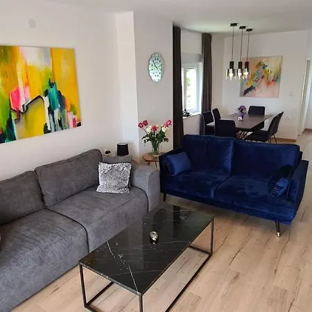 Luxury Isabel Apartment *